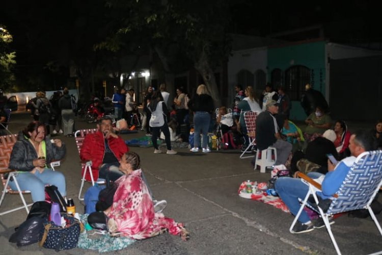 Protesta: acamparon en pleno Centro