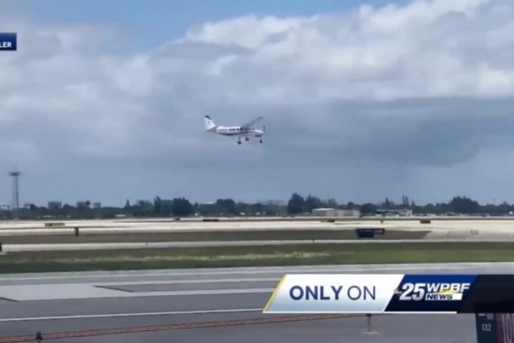 Un pasajero sin experiencia aterrizó un avión en Florida
