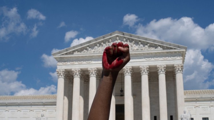 Se multiplican las protestas por el fallo contra el aborto de la Corte Suprema
