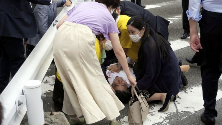 Murió Shinzo Abe tras recibir disparos en un acto electoral