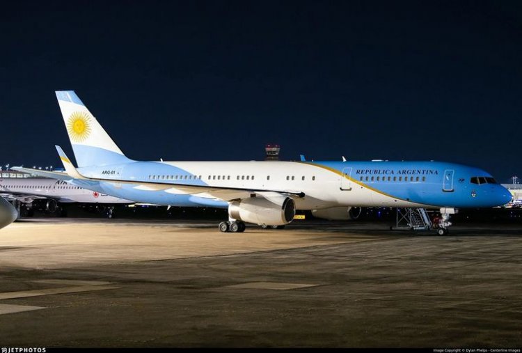 El nuevo avión presidencial llegó tras hacer una extraña maniobra