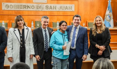 Orrego entregó audífonos y anteojos que transforma la vida cotidiana de las familias