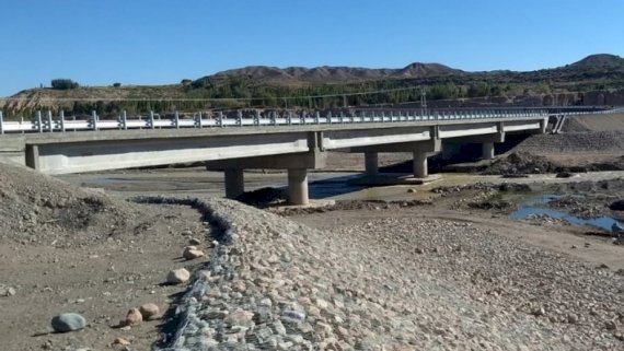 Uñac inauguró el puente de Pedernal