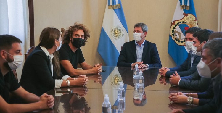 Sergio Uñac recibió a representantes de la Unión Industrial Argentina Joven
