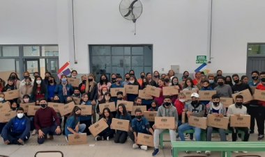 Entregaron 1692 notebooks a estudiantes secundarios