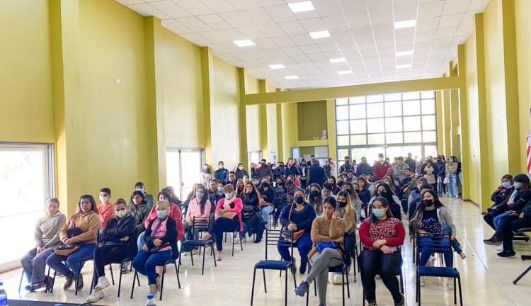 San Martin comenzó a entregar becas de fotocopias a estudiantes