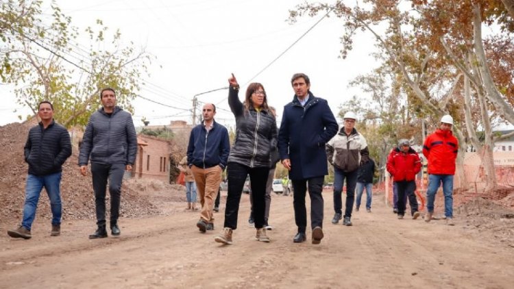 Baistrocchi recorrió la obra de repavimentación de Urquiza 2° tramo