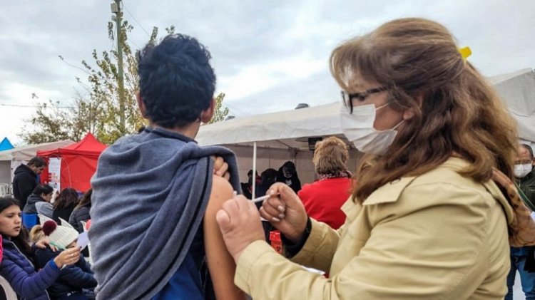 Salud invita a la población a colocarse las vacunas de refuerzo