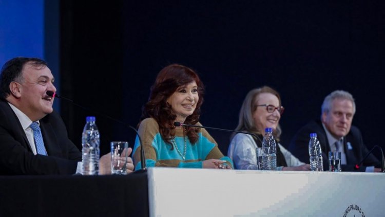 Cristina llamó a buscar "un punto en común"