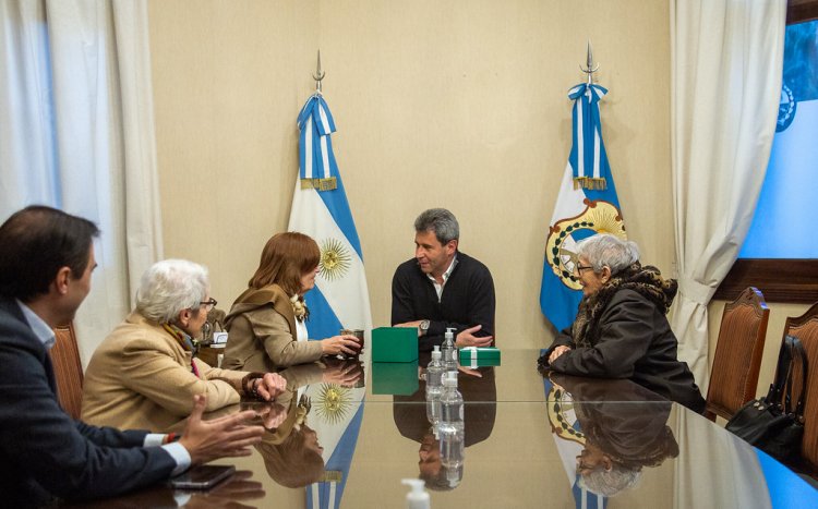 Uñac recibió a dirigentes de la obra social de amas de casa del país