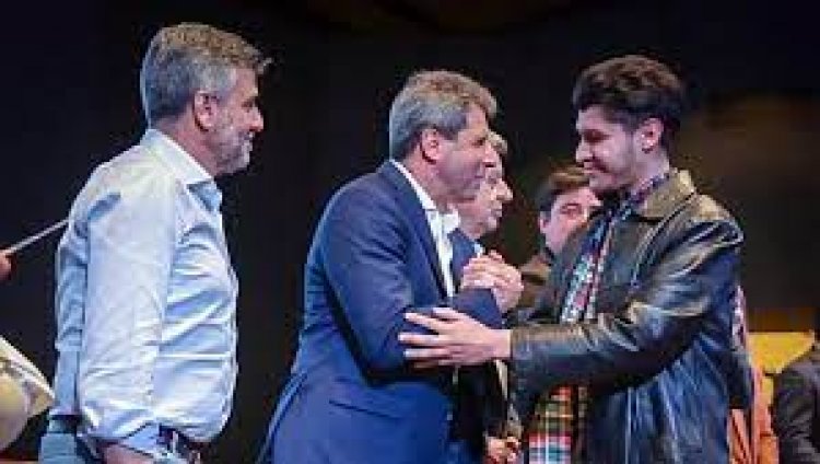 Uñac firmó convenios con Nación para transformar planes sociales en trabajo