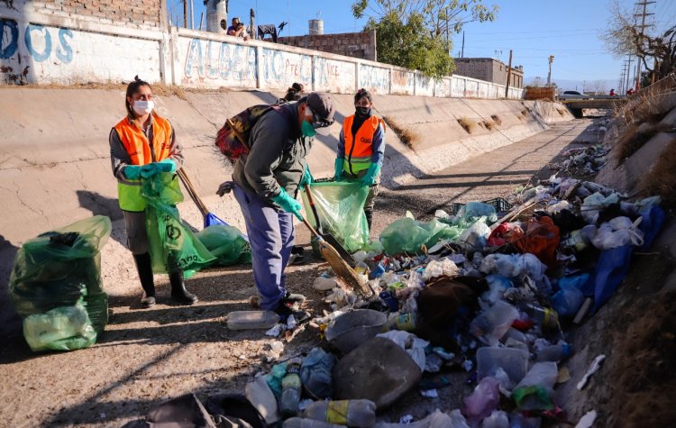120 mil kilos de mugre levantó Capital en el canal Benavidez