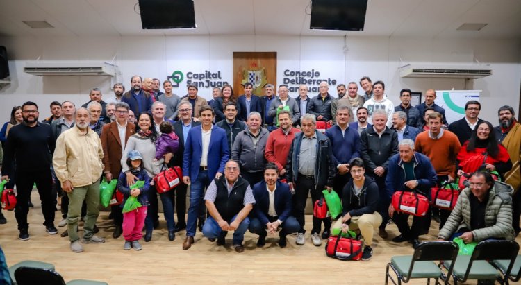 Capital equipó 50 clubes para una práctica deportiva segura