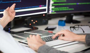 La propuesta del Gobierno para formar 70.000 programadores en un año