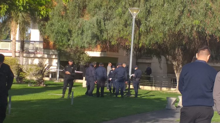 Centro Cívico: una mujer cayó del 5to piso y falleció