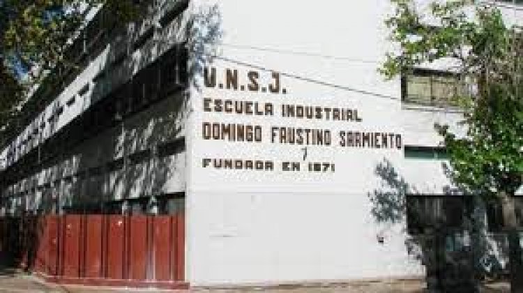 La Escuela Industrial suspendió las clases tras la muerte de una alumna