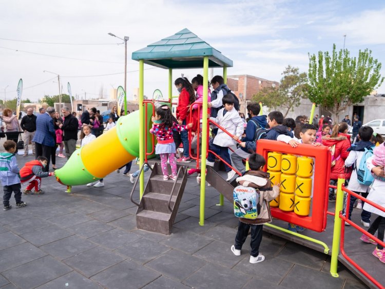 Pocito: inauguraron una plaza “blanda” para chicos de la primera infancia