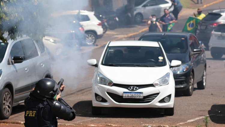 Gobernadores de Brasil y la justicia ordenan despejar los bloqueos de rutas