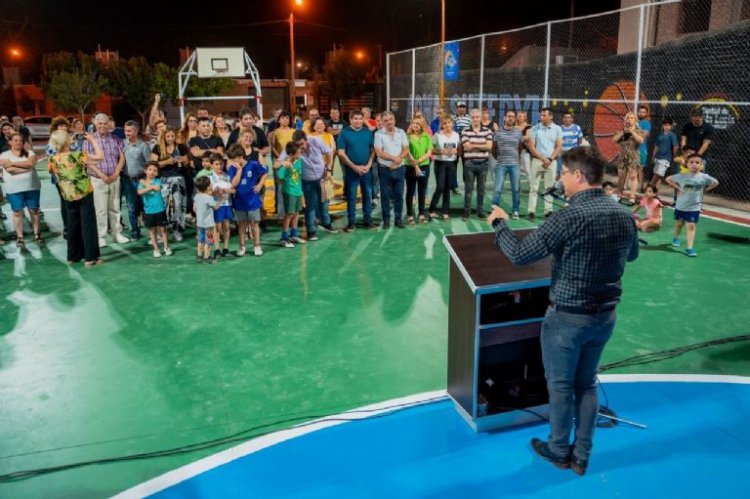 En Santa Lucía inauguraron un polideportivo en el barrio AOMA