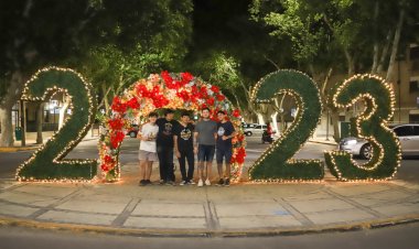 Capital ya luce ornamentación navideña