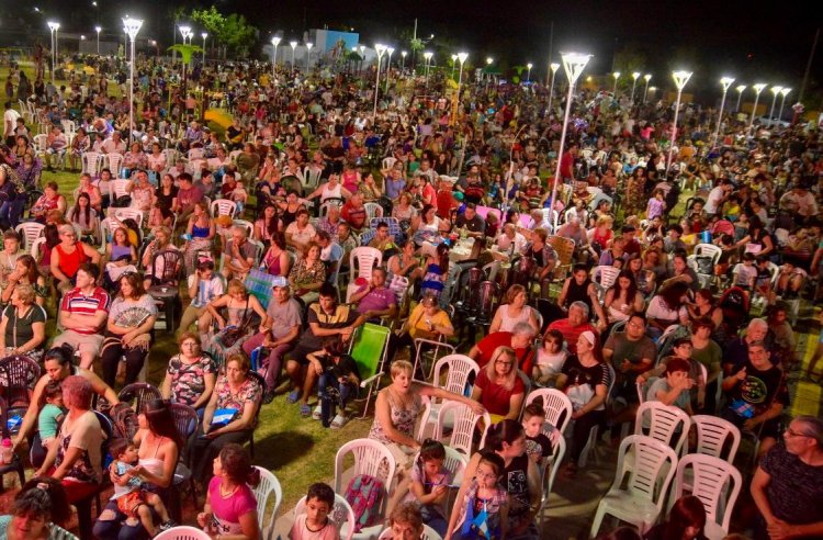 Más de 20.000 personas celebraron los 109 años con una gran fiesta popular