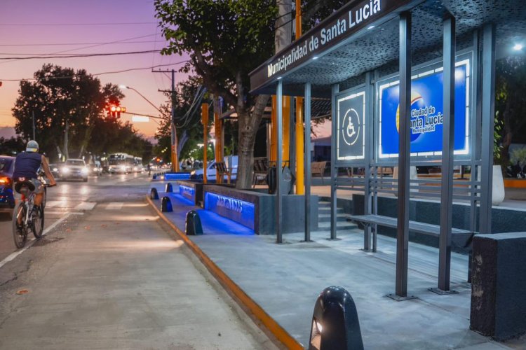 Santa Lucía inauguró el Paseo de los Bicentenarios