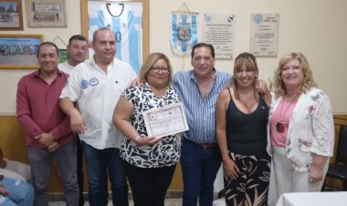 Primera escuela de fútbol femenino infantil en Albardón