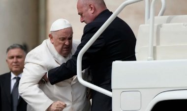 Internaron al papa Francisco en Roma