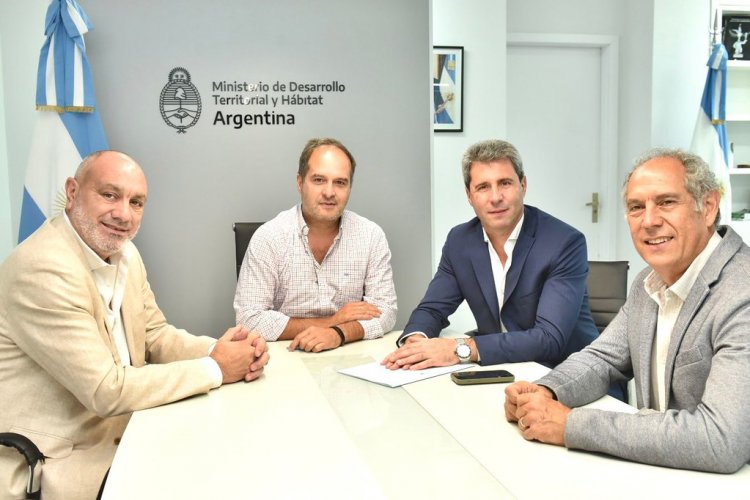 Uñac ultimó detalles  para la construcción de casi 400 viviendas en Santa Lucía