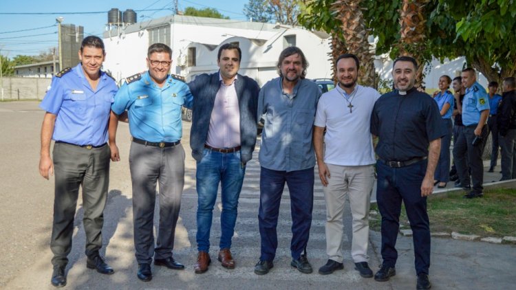El Servicio Penitenciario recibió la visita del padre Pepe Di Paola