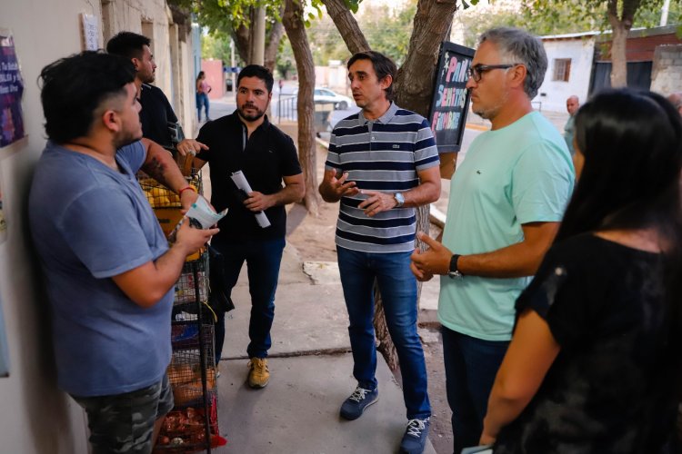 Baistrocchi recorrió Villa Carolina con sus candidatos
