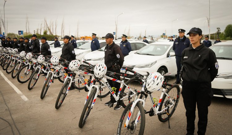 Juraron 591 agentes de la Policía de San Juan y entregaron movilidades y equipamiento