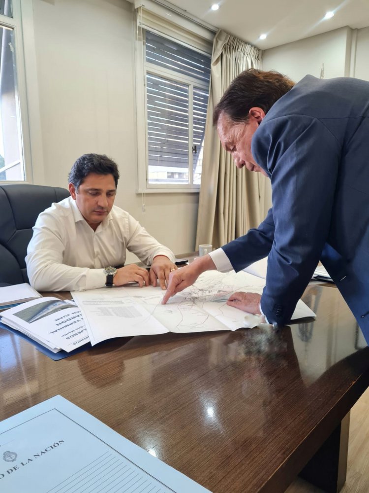 Abarca  gestiona para que llegue el tren de pasajeros a Albardón