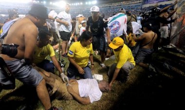 El Salvador: al menos 12 muertos por una estampida en un estadio