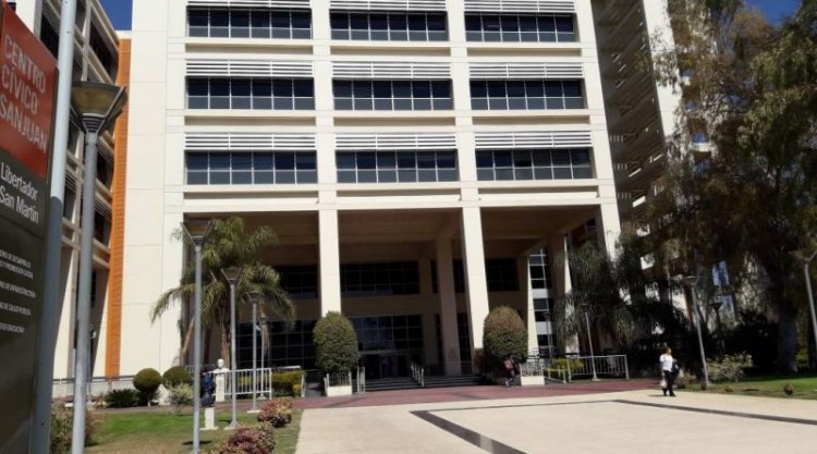 Habilitan mesa de consultas para docentes sobre dudas en liquidación