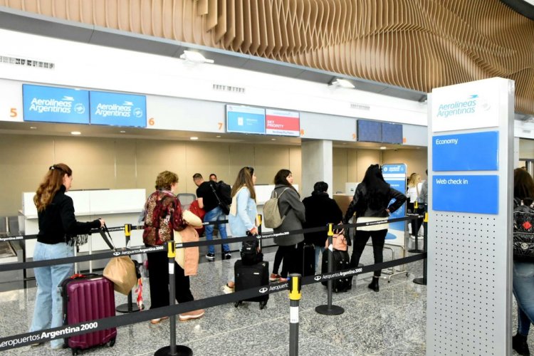 Comenzó a operar el renovado aeropuerto Domingo F. Sarmiento