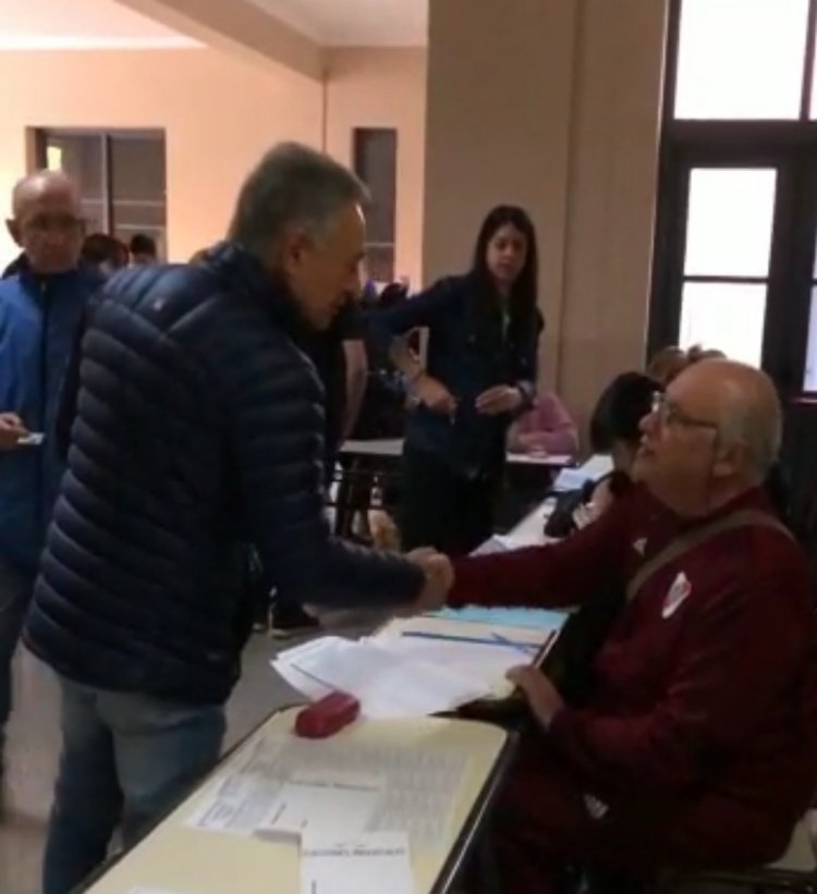 Roberto Basualdo votó e insistió con el uso de la boleta única