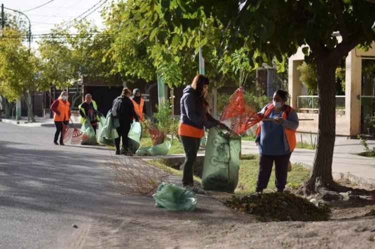 Operativo integral de limpieza en Rivadavia
