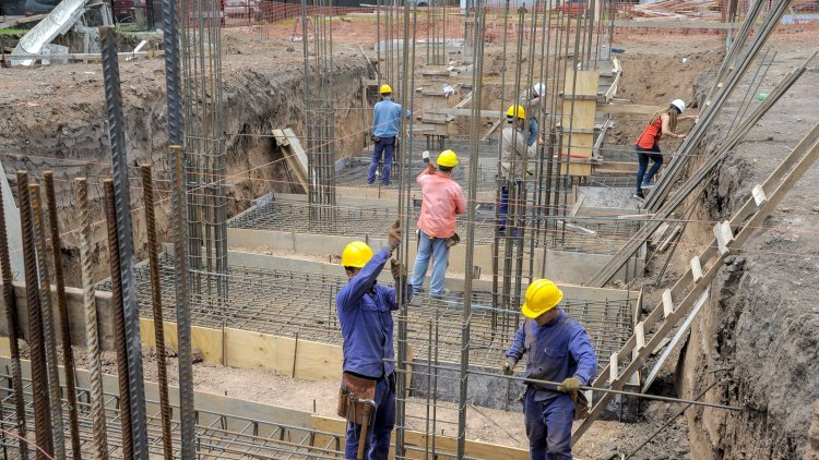 La construcción cayó 4% en abril