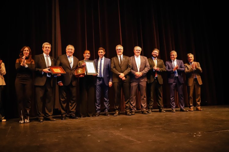 Estos son los cuatro Vecinos Ilustres que fueron destacados en una noche de gala emotiva