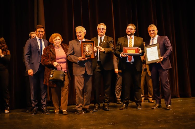 Estos son los cuatro Vecinos Ilustres que fueron destacados en una noche de gala emotiva