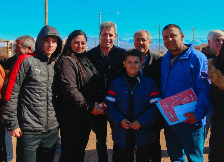 Uñac entregó más de 118 viviendas en Barreal