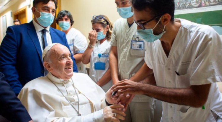 Dieron de alta al Papa Francisco