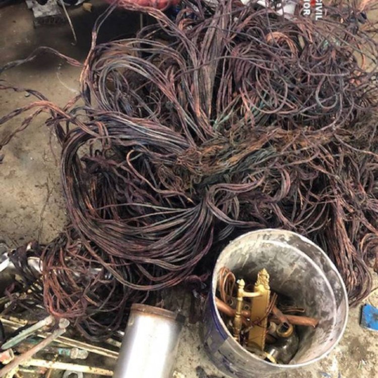 Detienen a un gitano con 3.200 kgs. de cables