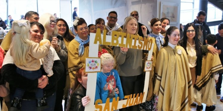 Encuentro de Albinos en el Museo de la Memoria Urbana