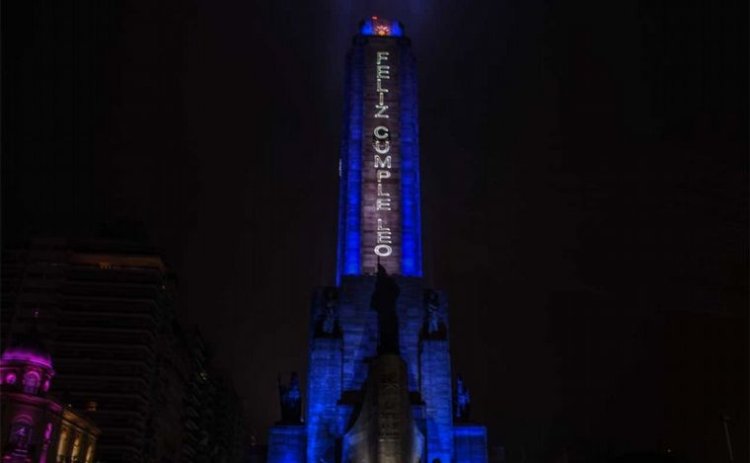 Rosario y un saludo monumental para Messi en su cumpleaños