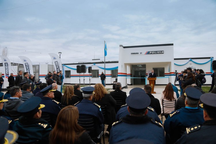 Uñac inauguró una nueva comisaría en Caucete