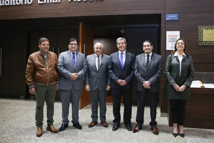 Presentación en la Legislatura de libro de Marcelo Lima