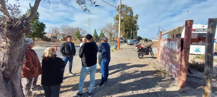 Vallejos con vecinos del mogote preocupados por  la inseguridad