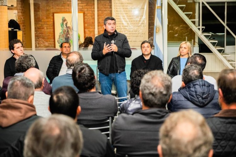 Orrego junto a productores de la provincia